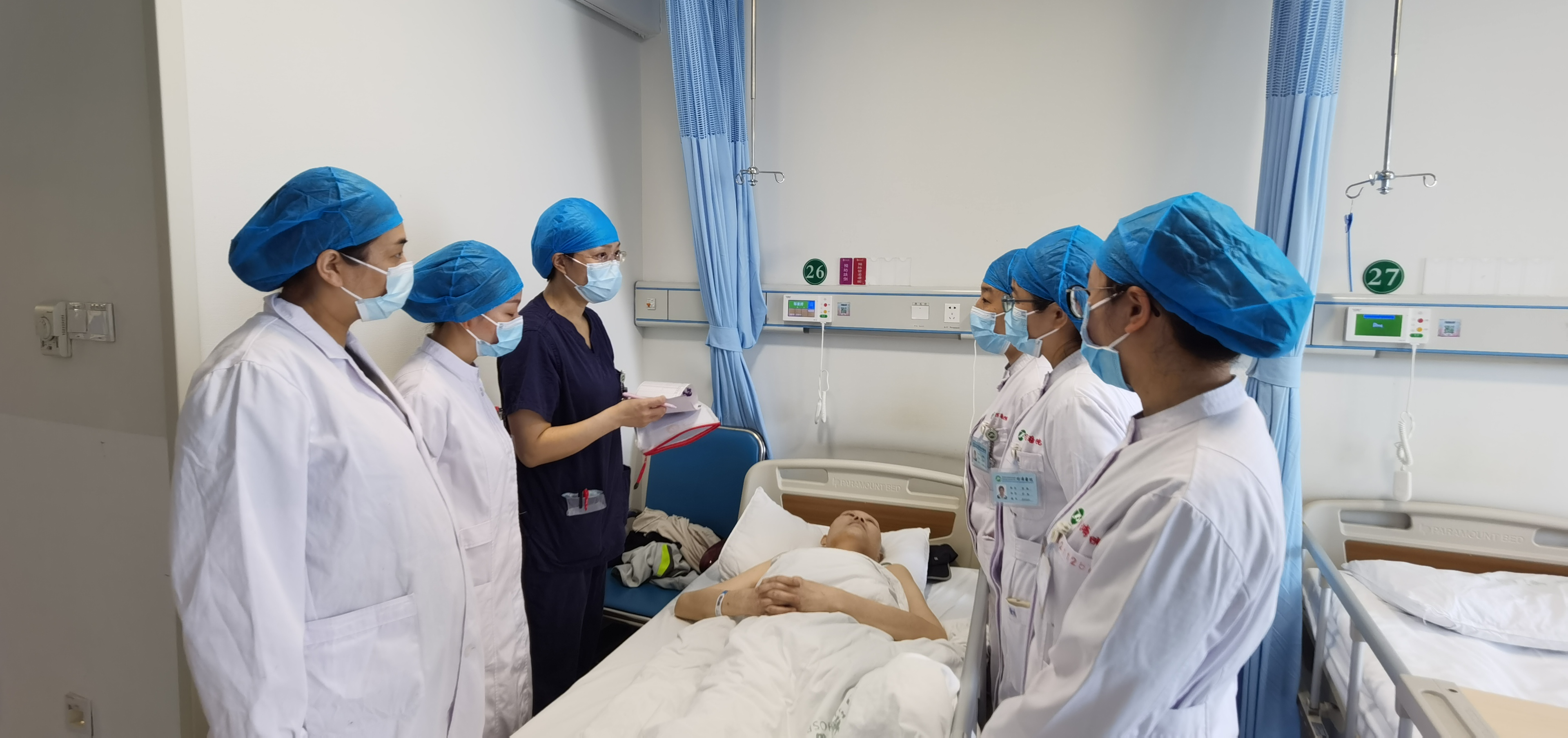 【动态】多学科合作 助力患者康复 ——​同济医院内分泌科开展静脉治疗床边疑难会诊
